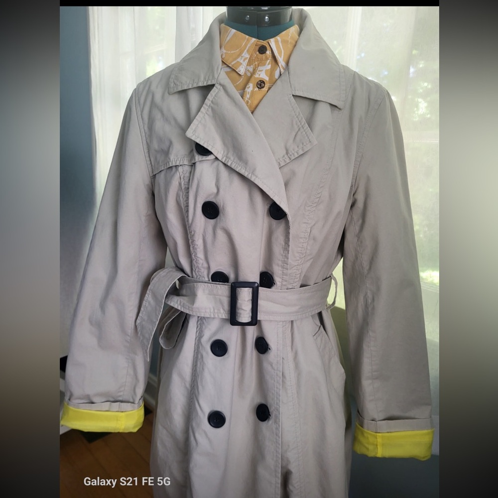 Old Navy Super cute Trench Coat M